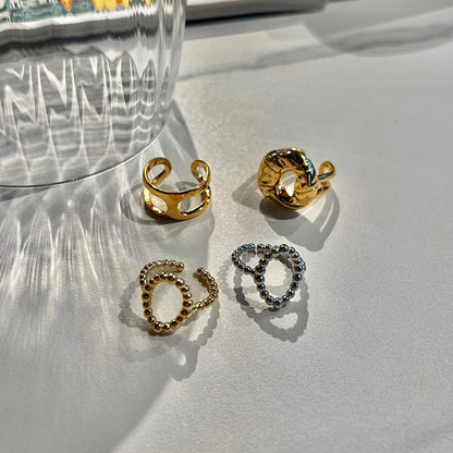 «SCULPTED DOME GOLD RING» – Modern Statement Ring with Bold Melting-Effect Design