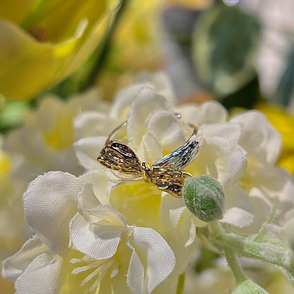 «GOLD BOW RING» — Adjustable Sterling Silver Band with Textured Gold Bow