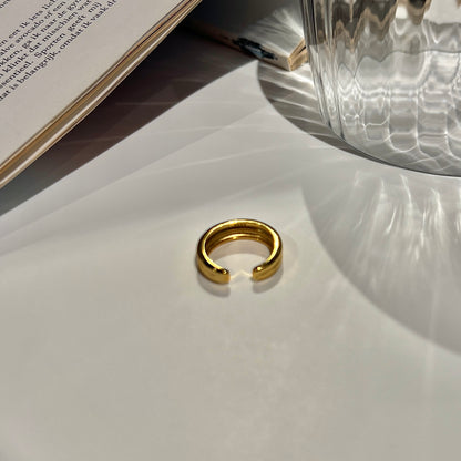 «CURVED GLOW BAND»— Polished Adjustable Ring