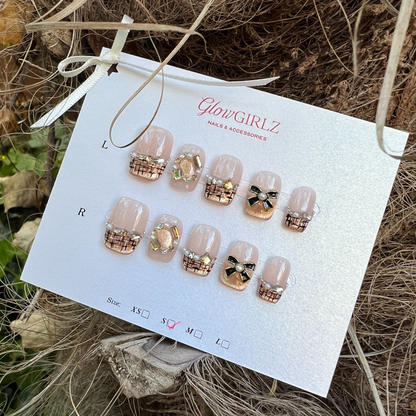«COCO CLASSIC FRENCH» – Short French Press-On Nails with Bow Charm, 3D Bow & Crystal Accents, Sweet & Edgy Nail Design, Charm French, Tweed Nail Art