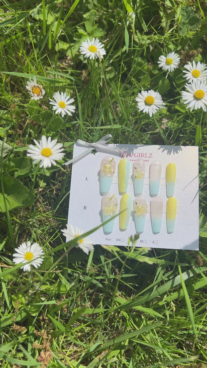 «SUMMER SKY BLOOM»- Blue & Yellow Ombré Press-On Nails with 3D Yellow Flowers, Fresh Spring Floral Design